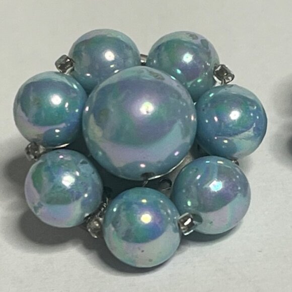 VTG Blue Faux Pearl Cluster Clip On Earrings Japan Silver Tone 1" - Picture 7 of 15